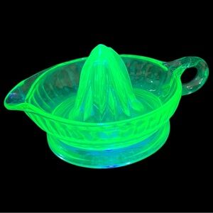 Vintage Federal Uranium Glass Depression Citrus Juicer Reamer Green 8.5"(Read)